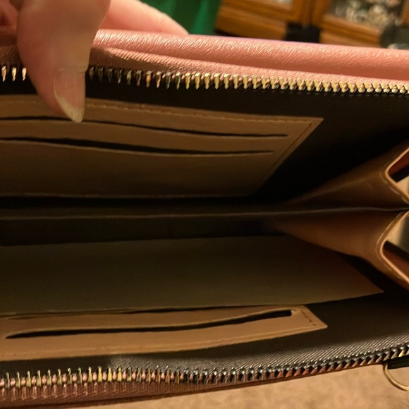 New without tags crossbody wallet And Hot Pink Wallet New  condition - Picture 3 of 12